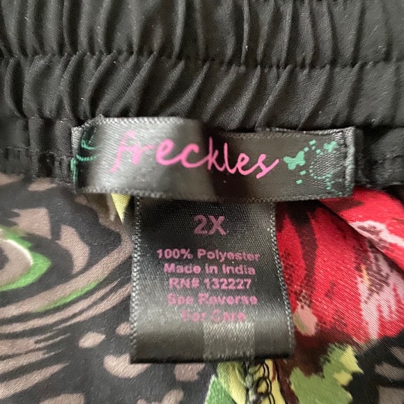 Freckles shorts - Picture 2 of 3